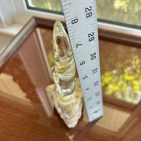 Vintage Clear Glass Howling Wolf Figurine on Stone Base - Picture 10 of 12